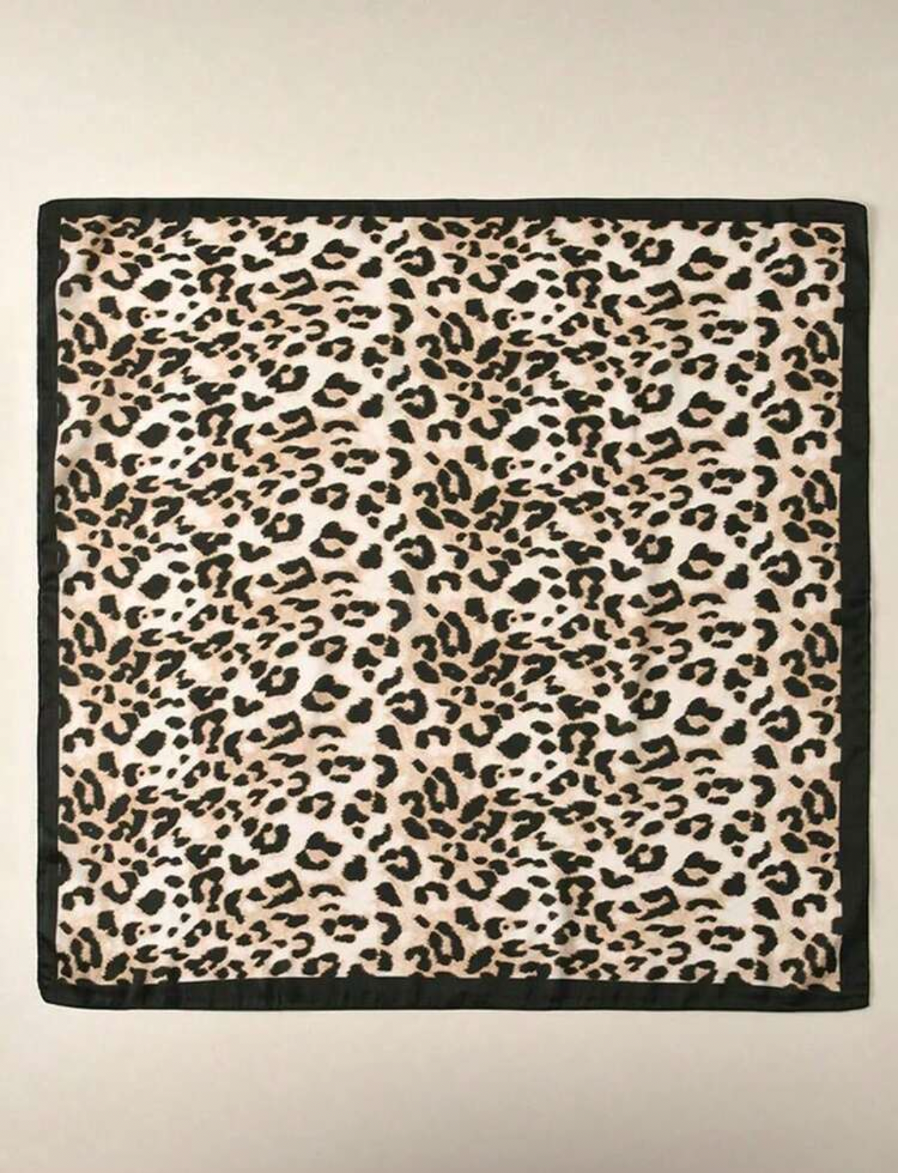 Pañoleta estampada animal print