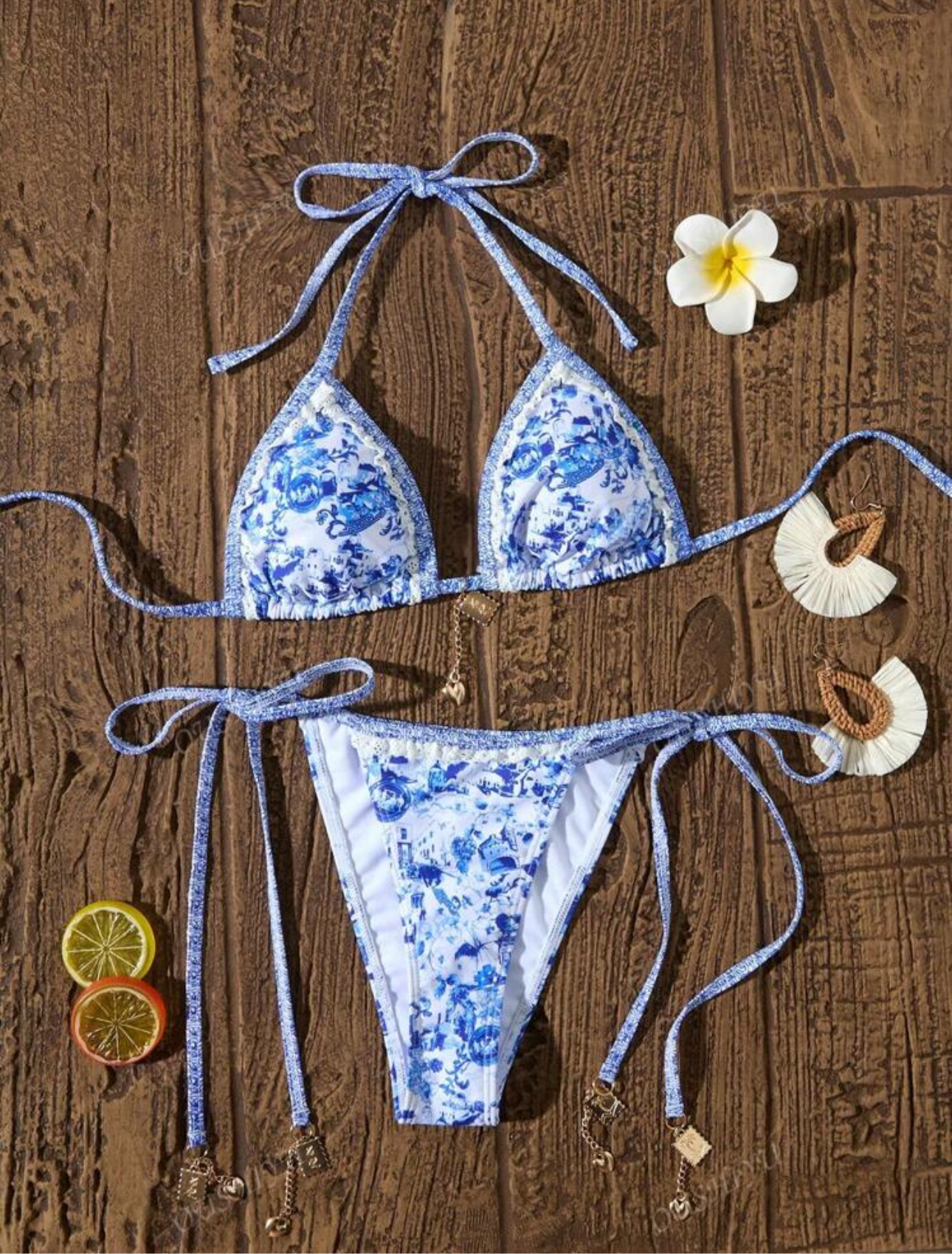 Bikini ajustable con accesorios