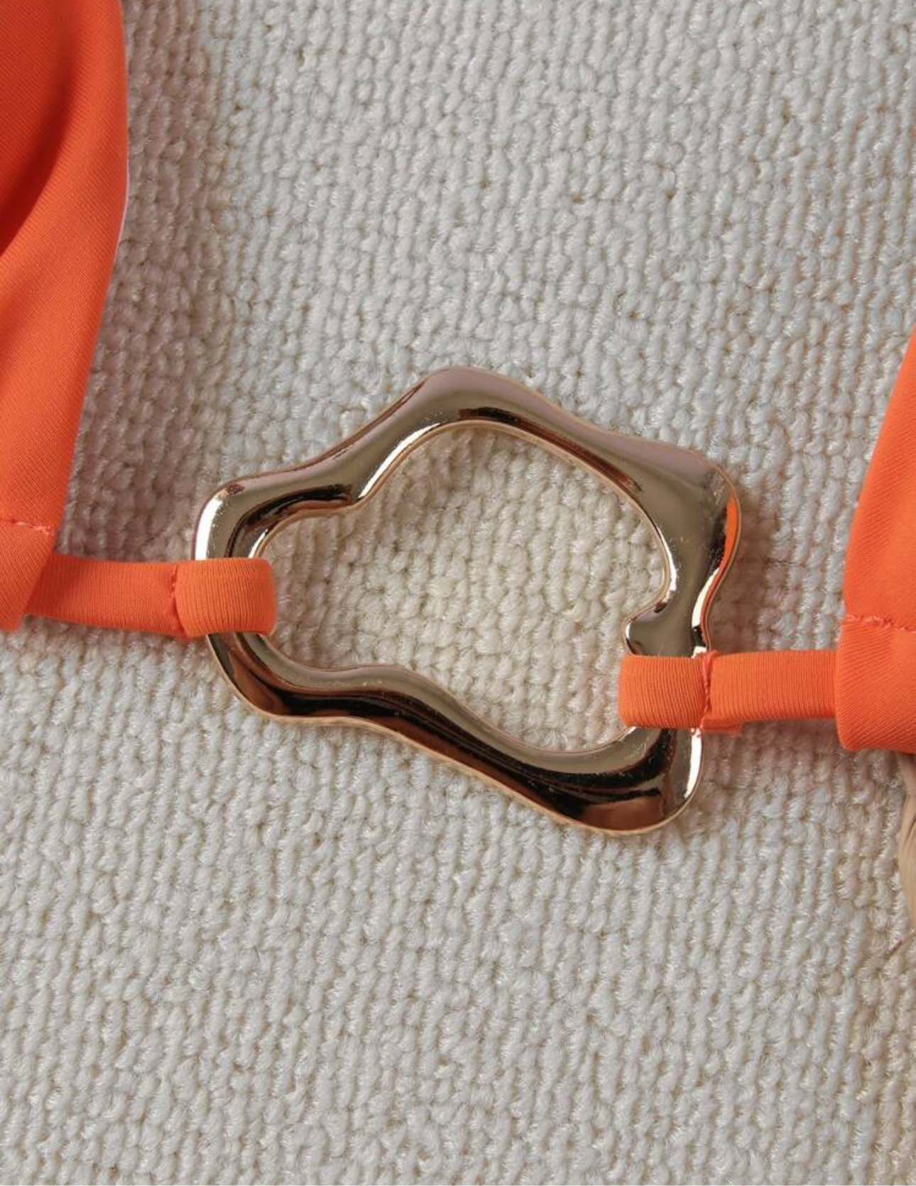 Bikini con detalles metálicos