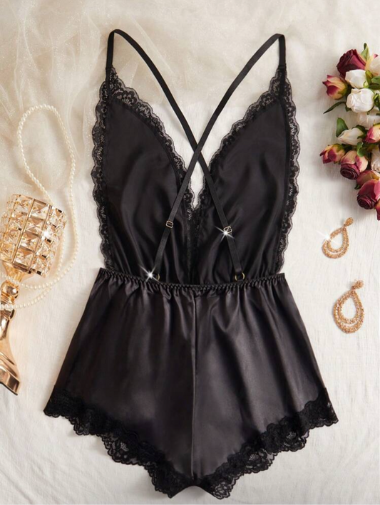 Lencería estilo pijama con encaje