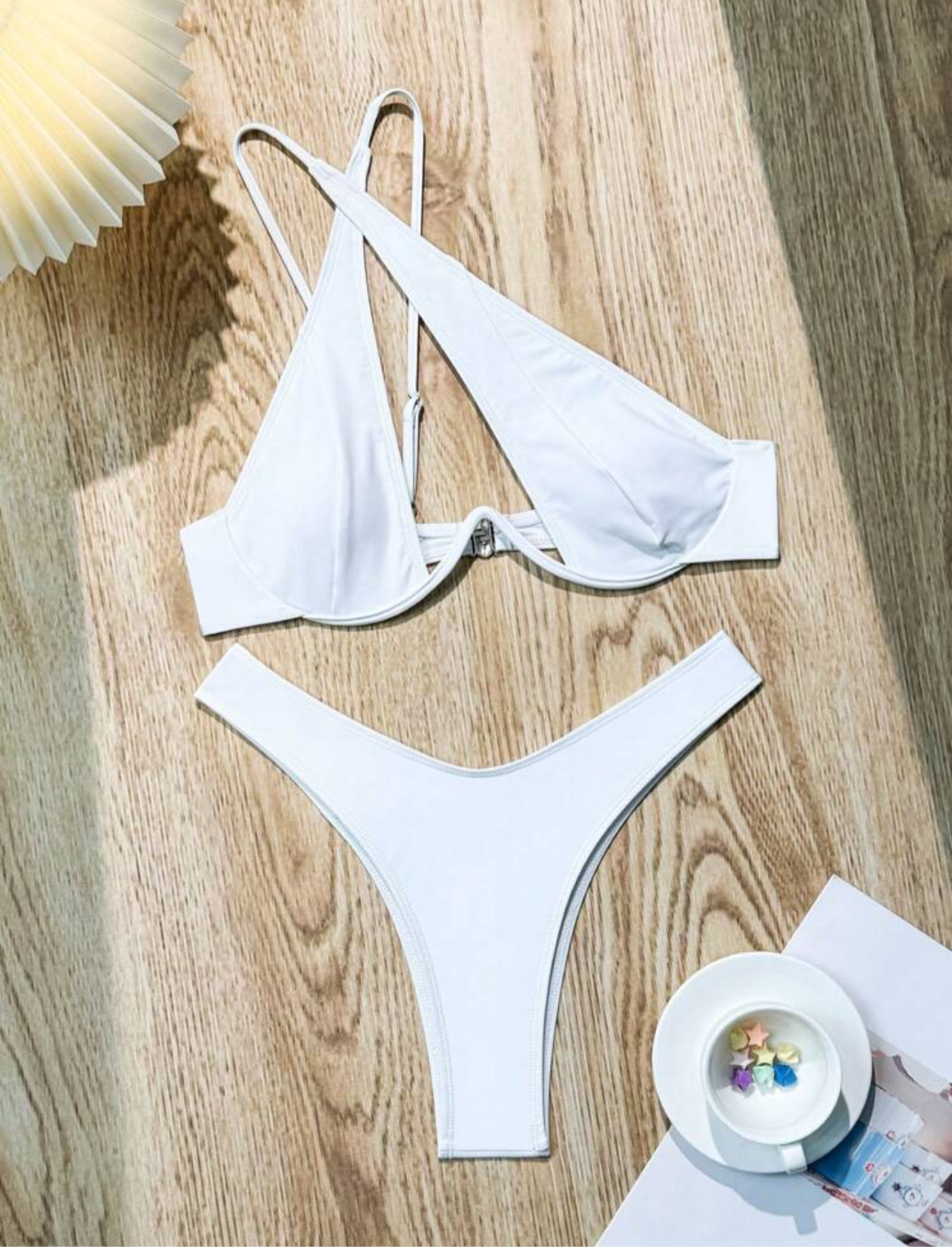 Bikini con tira cruzada