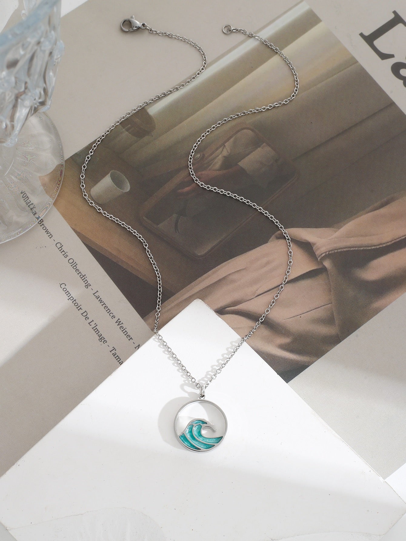 Collar con dije de ola