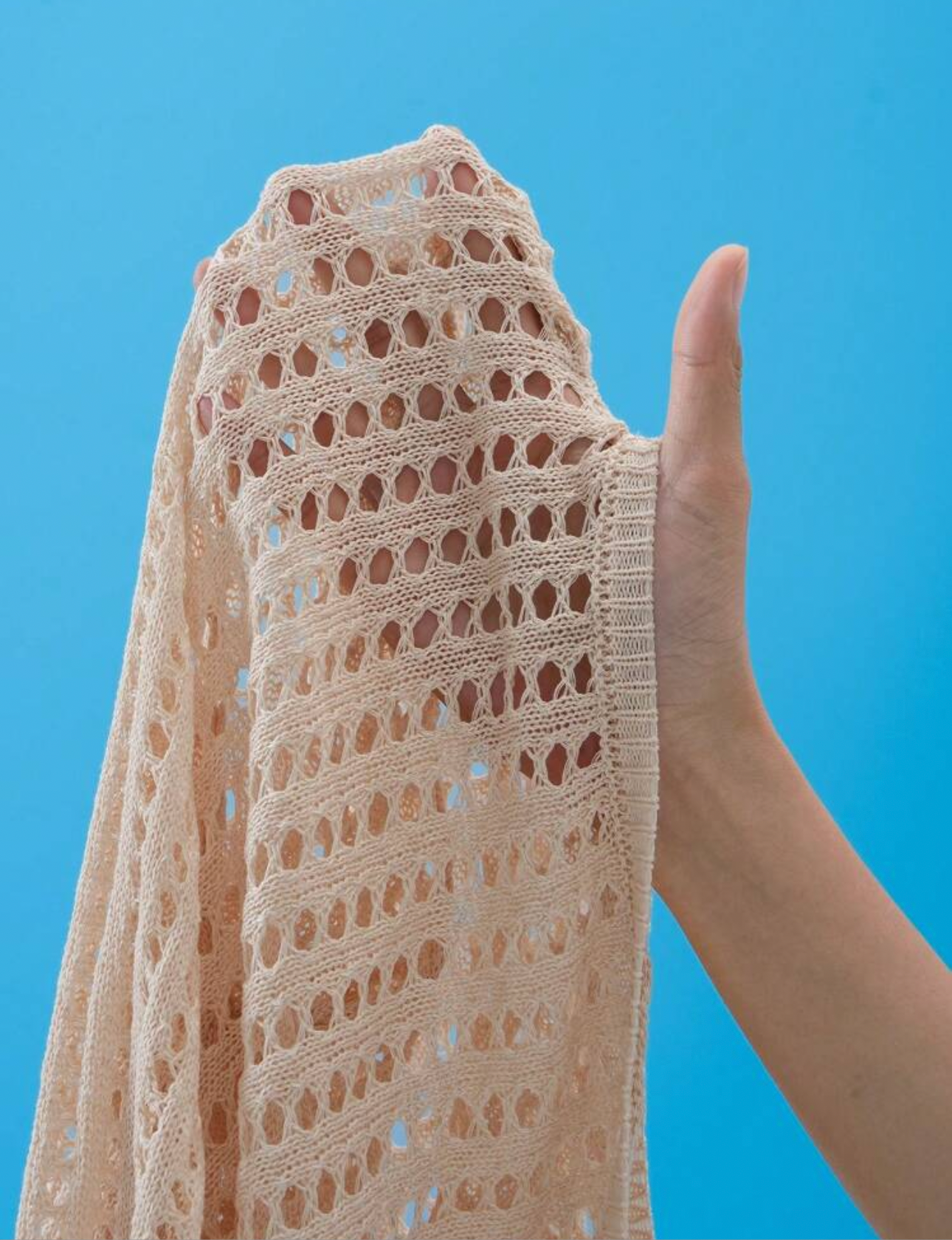 Vestido de malla con tiras
