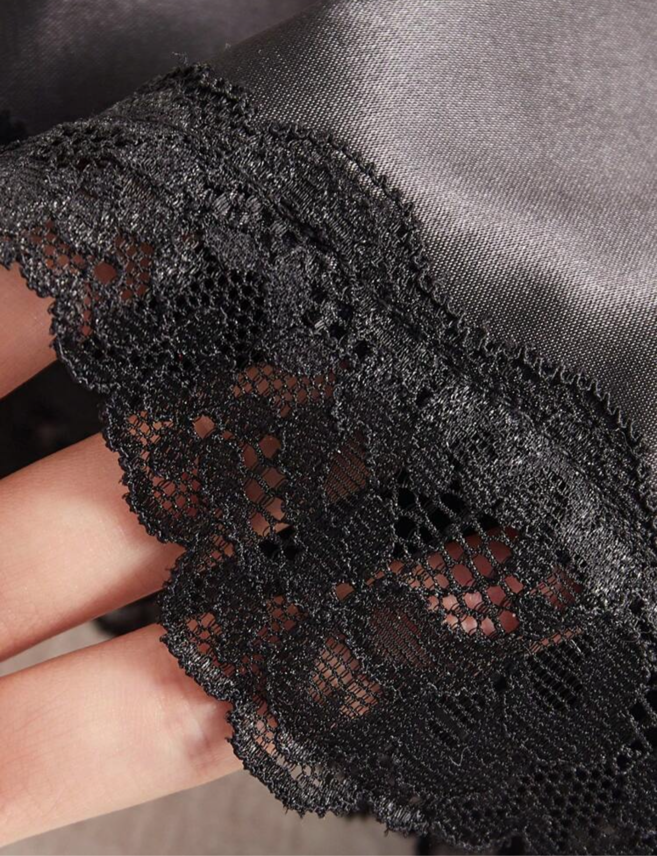 Lencería estilo pijama con encaje