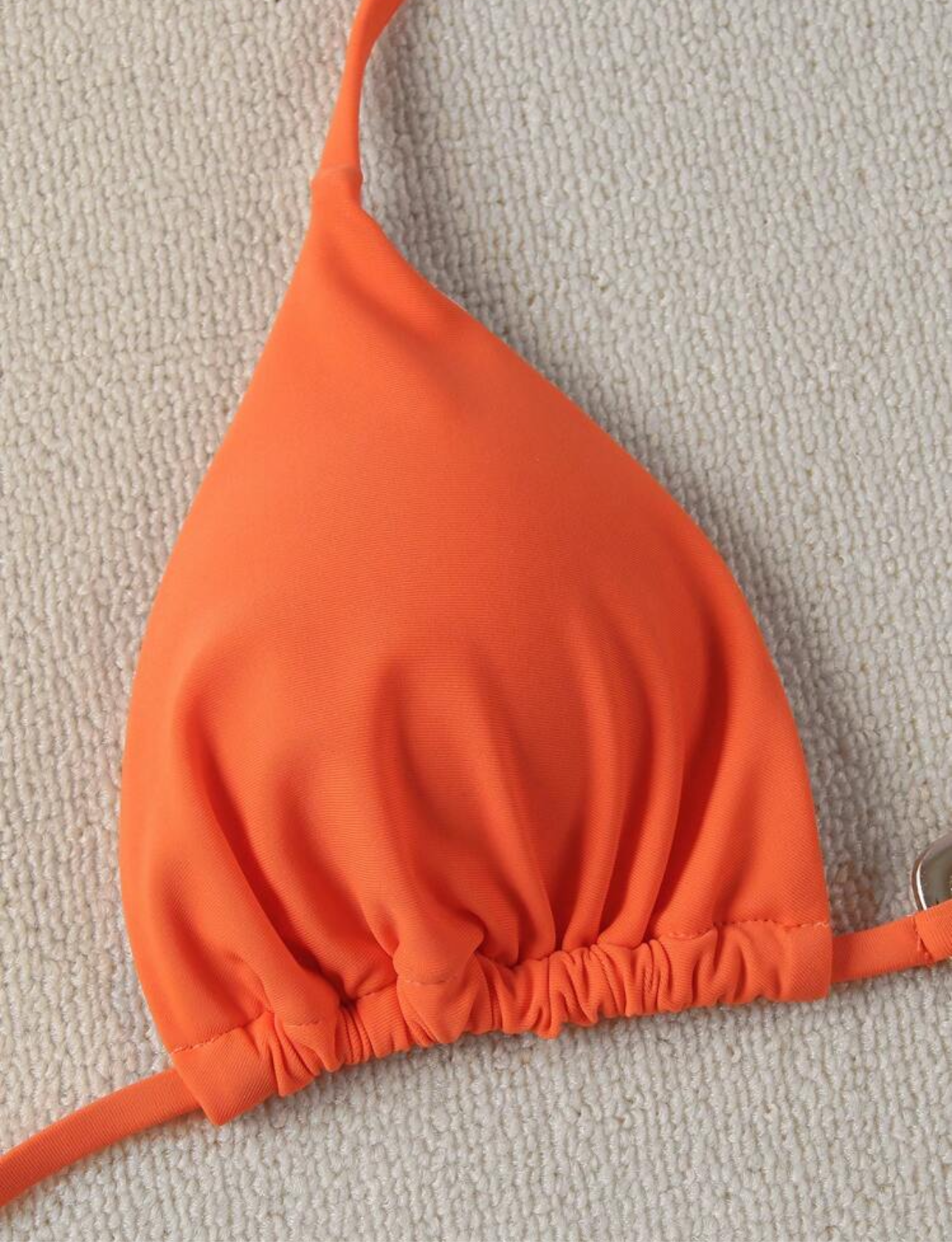 Bikini con detalles metálicos