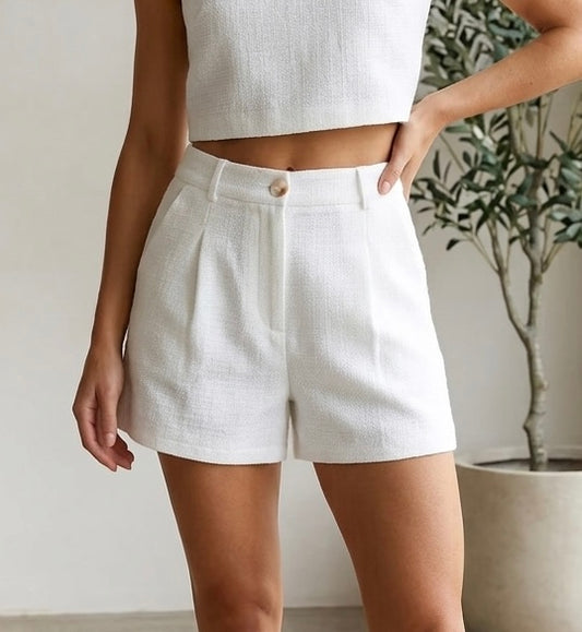 Short femenino con bolsillos laterales