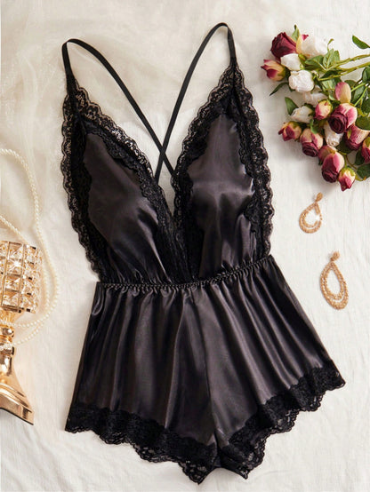 Lencería estilo pijama con encaje