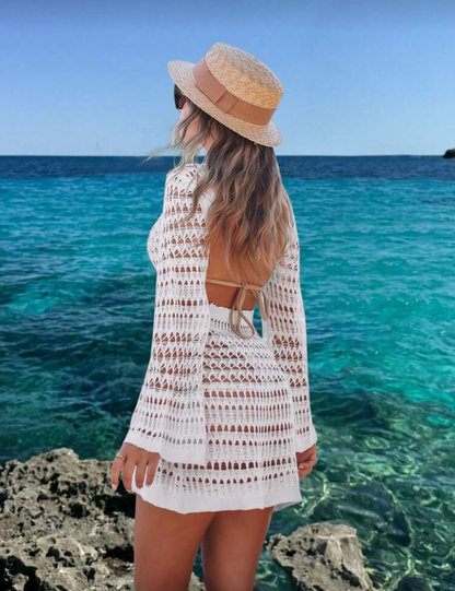 Vestido de malla con escote en la espalda