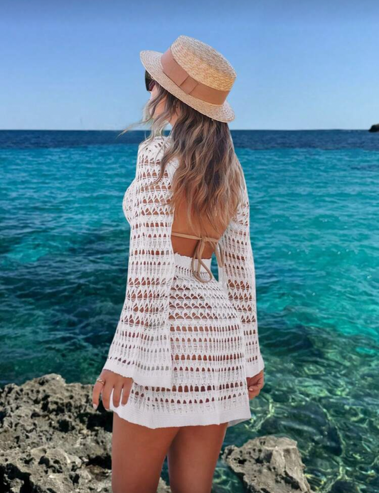 Vestido de malla con escote en la espalda