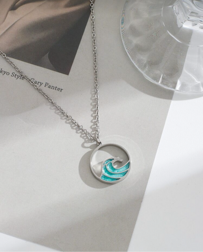 Collar con dije de ola