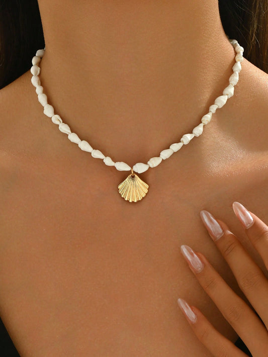 Collar de caracolas con dije
