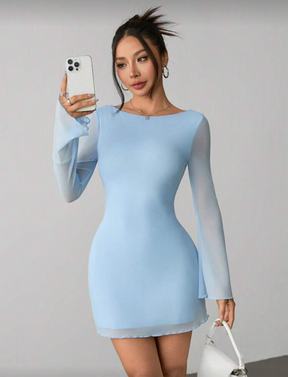 Vestido corto manga larga con escote