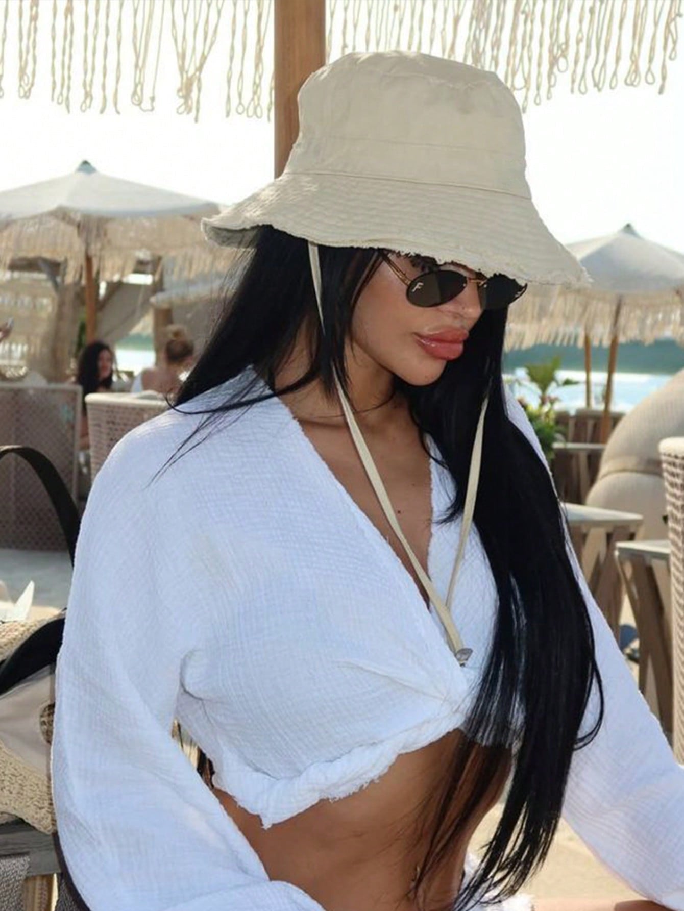 Sombrero deshilachado con tira ajustable