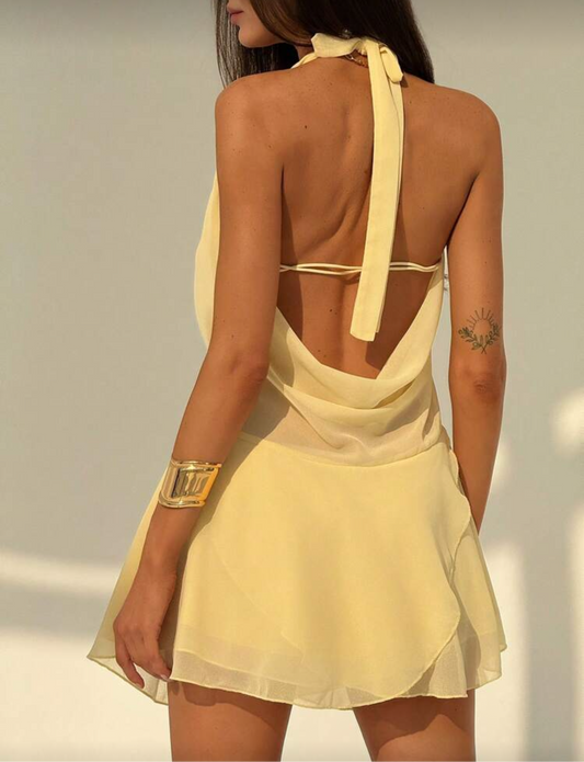 Vestido corto con escote