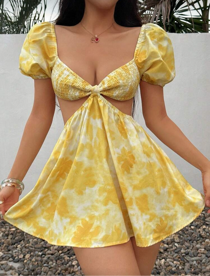 Vestido floreado corto con escote