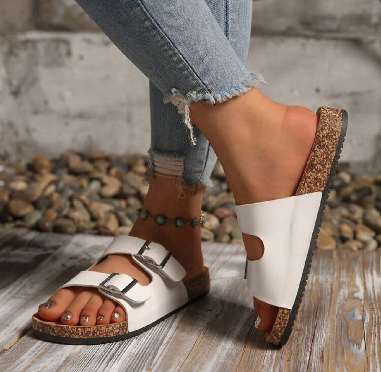 Sandalias planas con hebilla