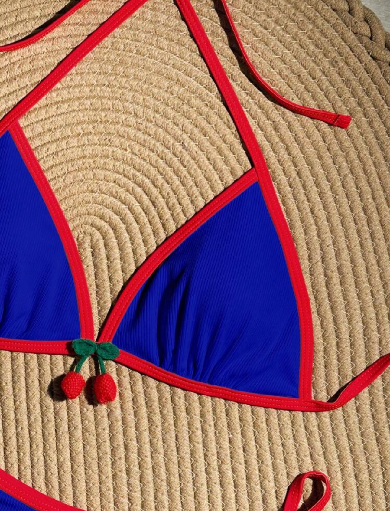 Bikini bi color ajustable con cereza