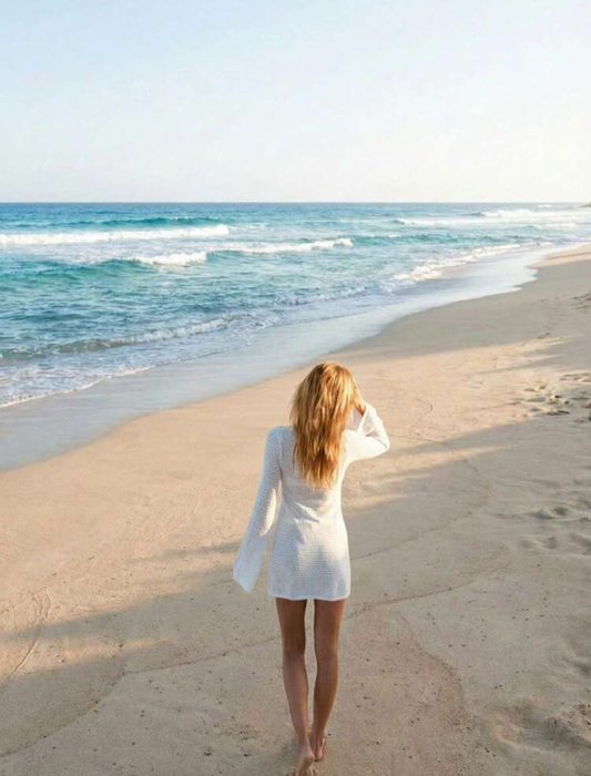 Vestido de malla manga larga con escote