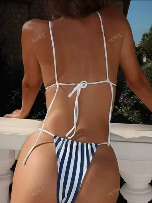 Bikini estampado de rayas conjunto con falda