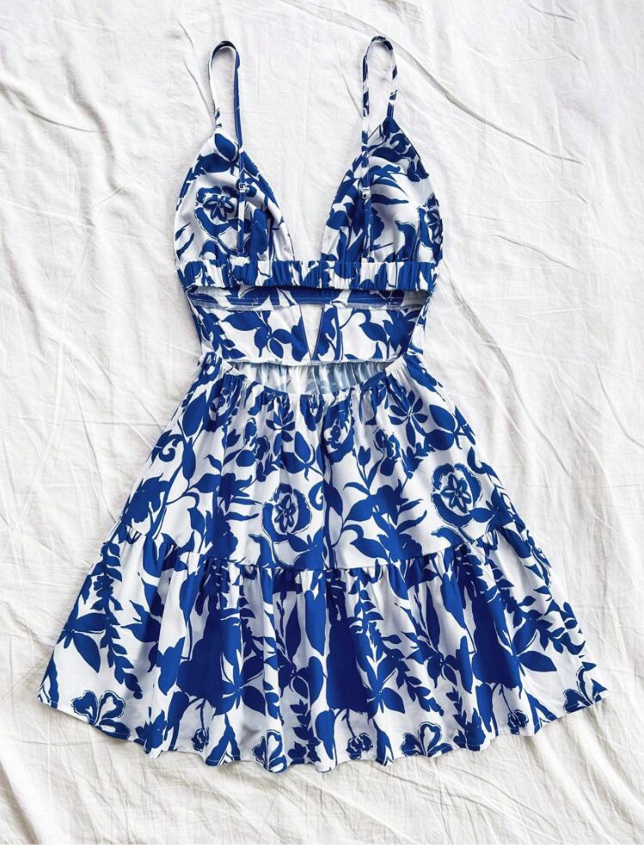 Vestido floreado con escote en la espalda