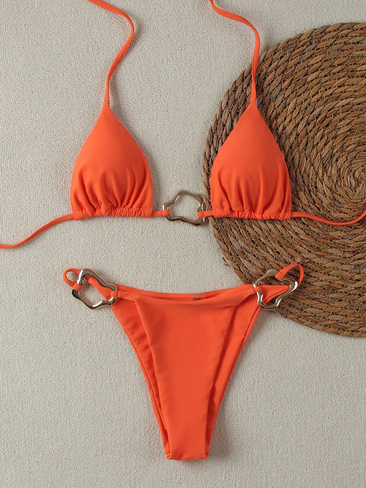 Bikini con detalles metálicos